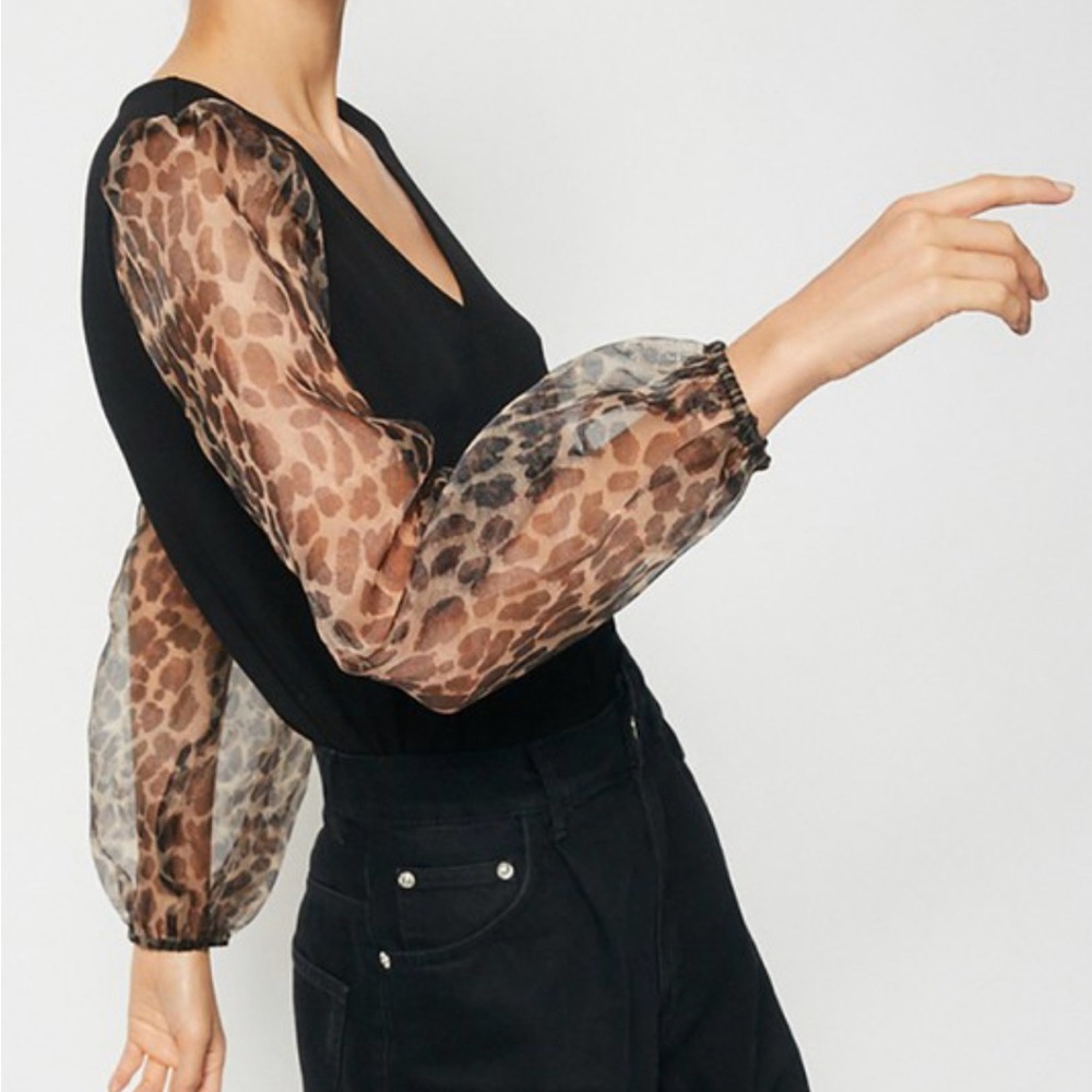 BRAND NEW! Black Jersey Knit‎ V-Neck Top W/ Oversized Sheer Leopard Print
